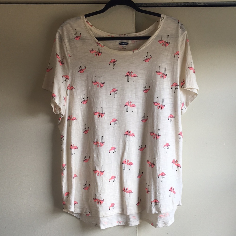Old navy everywear tee with flamingo pattern